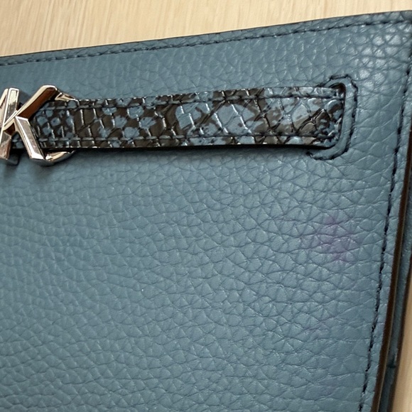 Michael Kors Reed Large Bifold Wallet - Picture 6 of 9